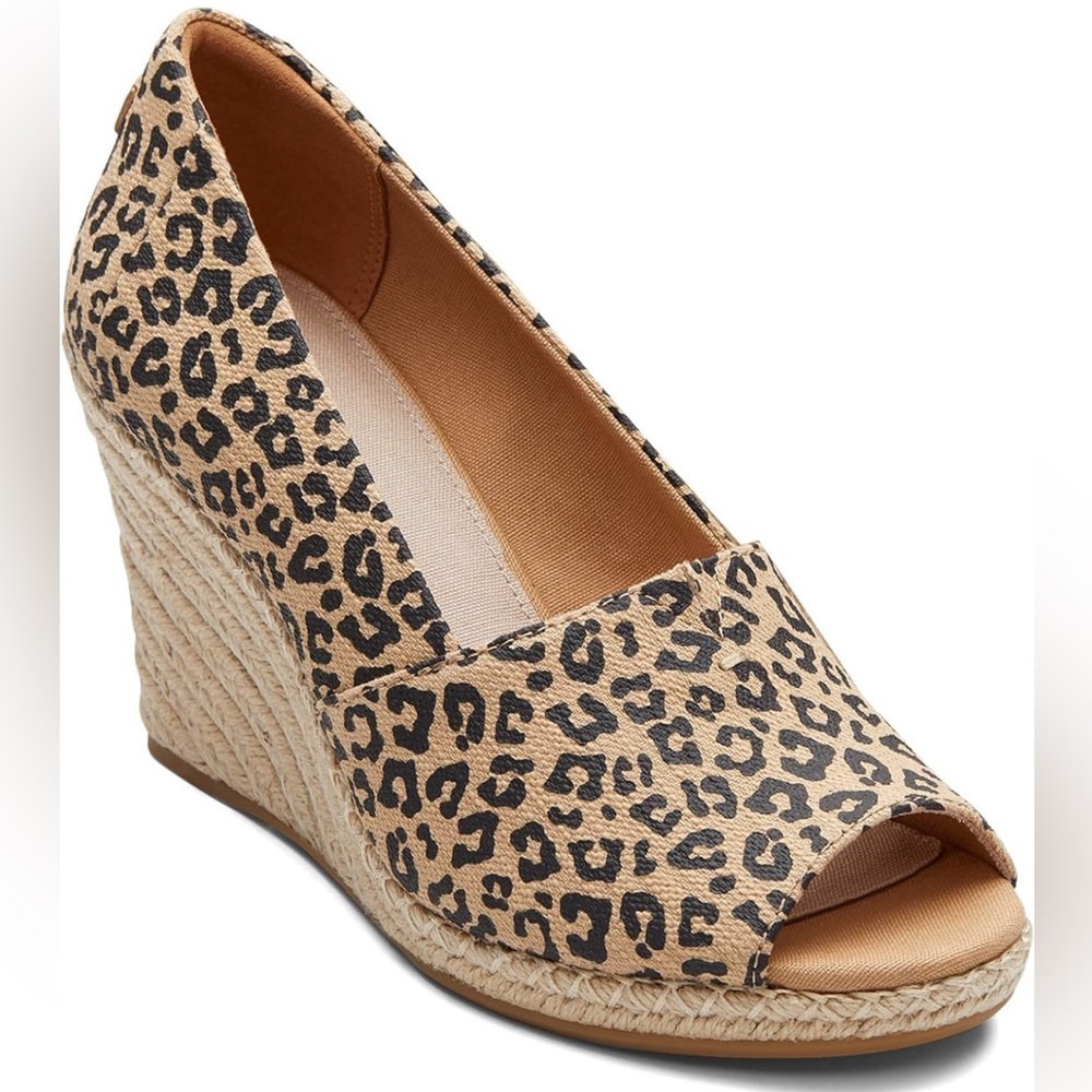 TOM’S Leopard Peep Toe Wedge Sandals, Women’s size 6
